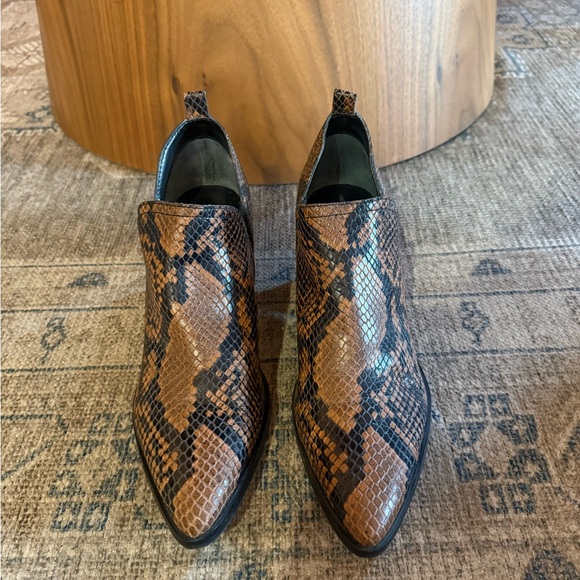 Snakeskin Patterned Ankle Boots - Picture 2 of 4